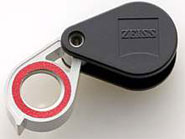 Red-ringed loupe with Zeiss optics